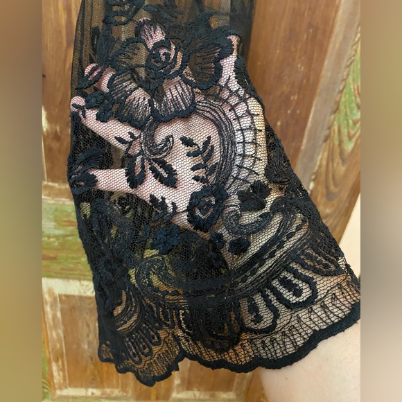 Black Mesh and Lace Flowy Tank - Picture 2 of 4